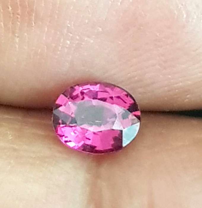 0.83ct Pinkish Purple Rhodolite Garnet VVS Oval Natural  - Madagascar Gem