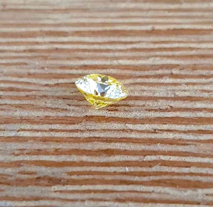 Lemon Moissanite 1Ct  **100 Facetted Cut** VVSI  ROUND **GRA Certified **BRILLIANT CUT
