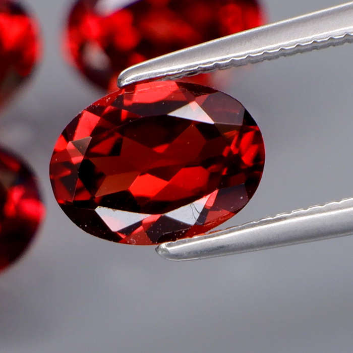 Red Mozambique Garnet Oval 1Pcs/1.45Ct.8x6 mm.Attractive Color! Natural Africa