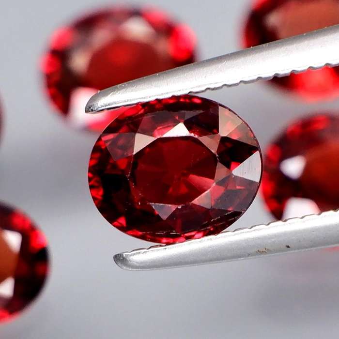 Red Mozambique Garnet Oval 1Pcs/0.80Ct. 6x5 mm.Outstanding! Natural  Africa