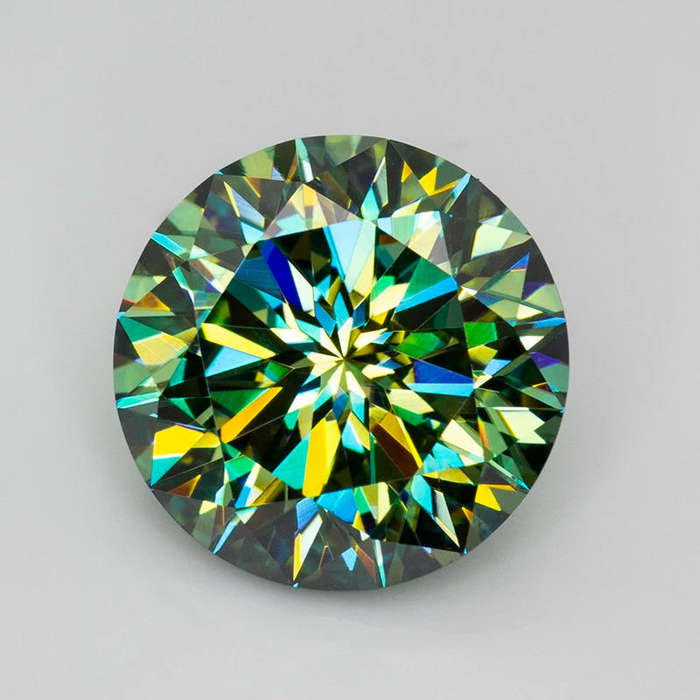 Moissanite 1Cts Green **Plum Blossom Cut**  VVSI Round Brilliant Cut - GRA Certified