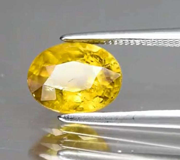 1.92ct Yellowish Green Grossular Garnet 8.3x6.5mm Oval Natural - Africa