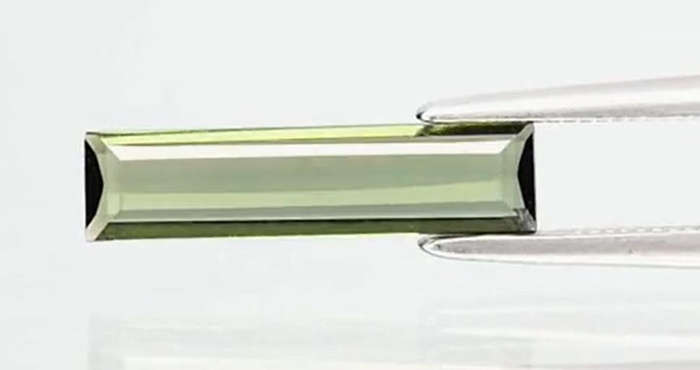 0.81ct Green Tourmaline  14.2x3.5mm VS Baguette