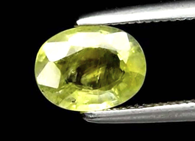0.91ct Greenish Yellow Sapphire  Oval 6.5x5mm**Heated Only**Ceylon Gemstone