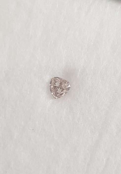 0.12cts Diamond Pear Cut VS2 Light Pink  **CERTIFIED**
