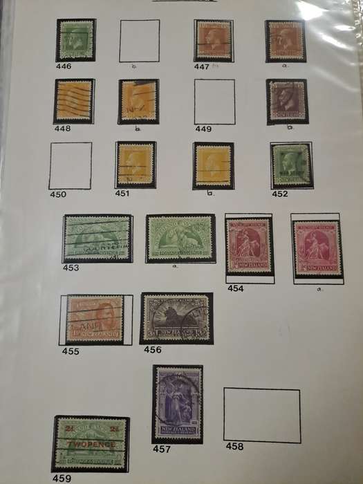 New Zealand - 354 Stamps