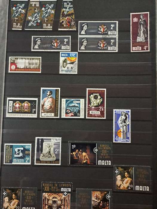 Malta - 288 Stamps