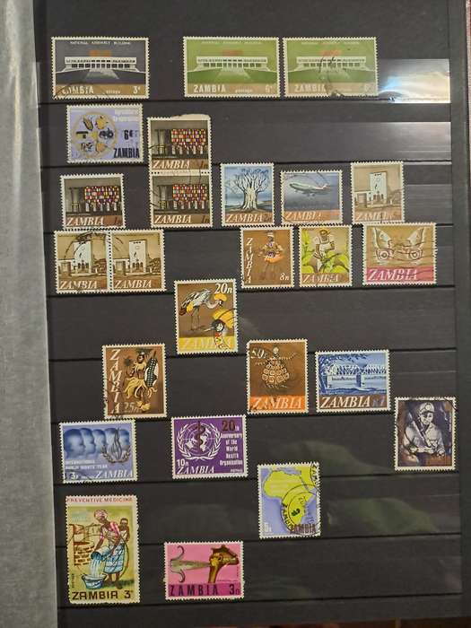 Zambia - 46 Stamps