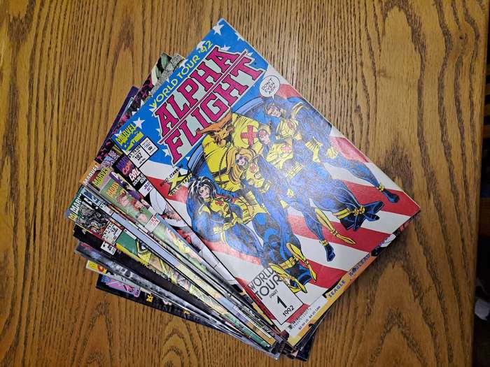 32 Marvel comics