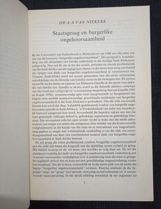 Staatsgesag en Burgerlike Ongehoorsaamheid Compiled by Prof D A du Toit