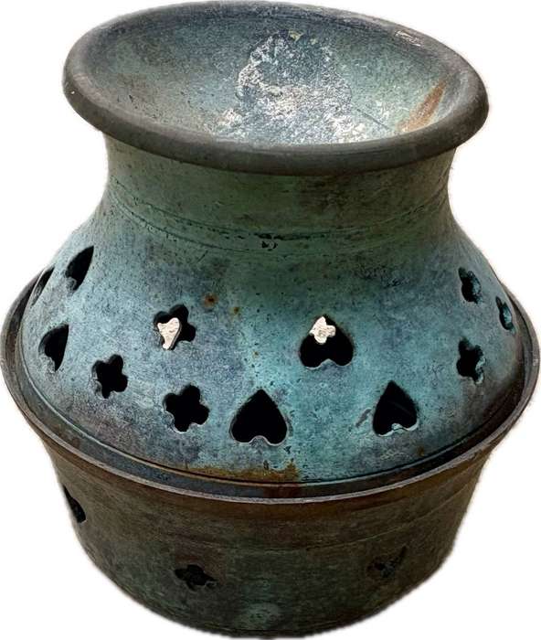 Vintage bronze tea light candle holder oil burner