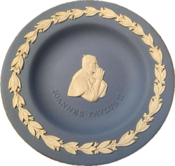 Wedgewood blue Joannes Pavlvs round pin dish plate