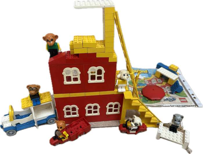Vintage Lego Fabuland  lot with 6 mini figures  spares for fabuland  hospital no 347 1979