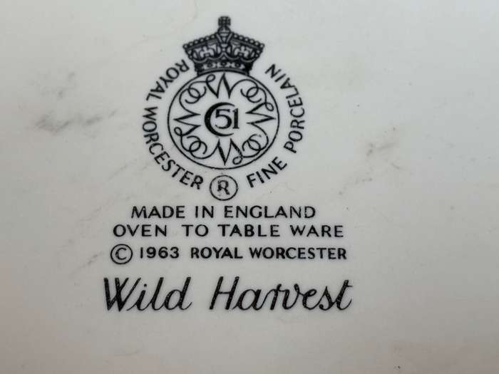 Vintage royal Worcester Wild Harvest casserole dish
