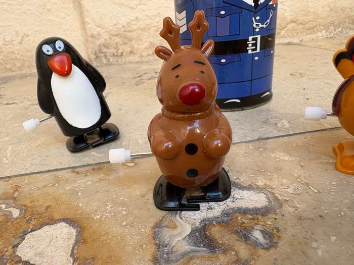 Wind up toy lot of 3 in money box