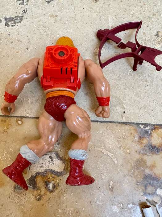 1981 He Man of He-Man Masters of the Universe Teela figure pair with props