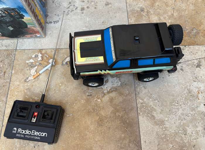 1981 Shinsei radio control Electron vintage Mountain Man Chevy Blazer car
