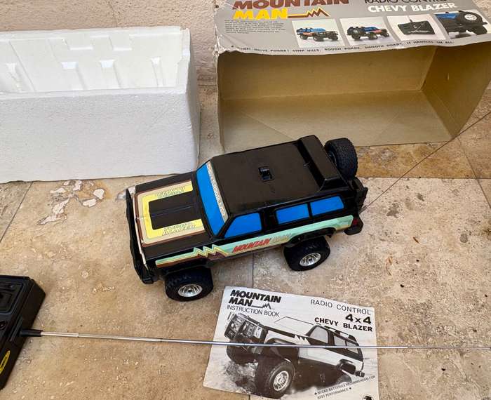 1981 Shinsei radio control Electron vintage Mountain Man Chevy Blazer car