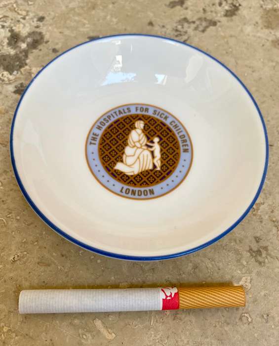 Vintage Wedgewood Great Ormond Street round tray trinket dish