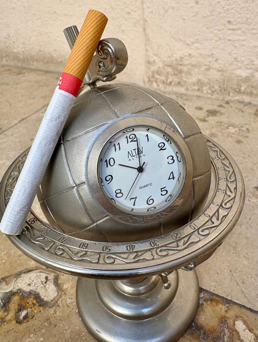 Desk top globe clock by ALTAV