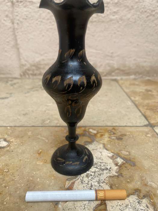 Vintage brass scalloped bud vase India 561 engraved geo brass