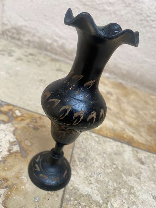 Vintage brass scalloped bud vase India 561 engraved geo brass