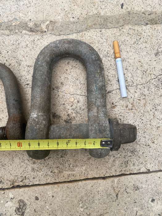 3 old large D shackles chakel lot