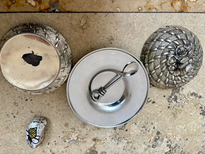 Vintage bee hive honey pot silver plated with glass insert + spoon