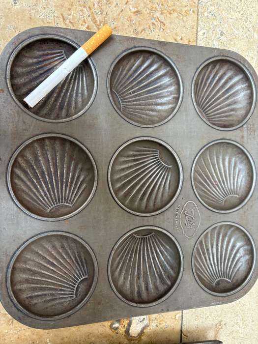 Vintage cooking cake tray pair