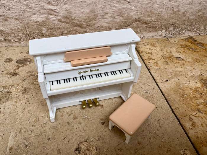Sylvanian Families doll house Piano and stool chair
