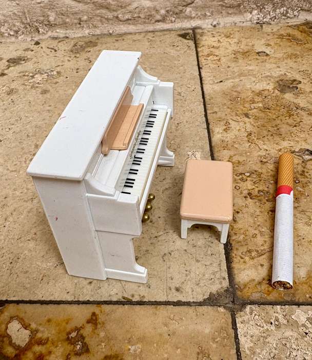 Sylvanian Families doll house Piano and stool chair