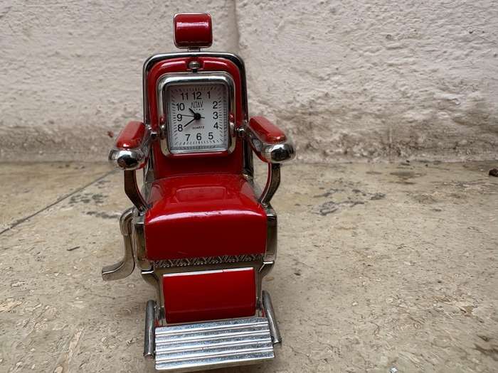 Vintage barber chair Altav miniature clock desk top