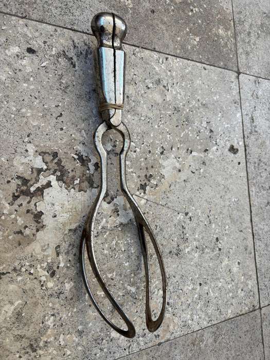 Antique birthing Forceps