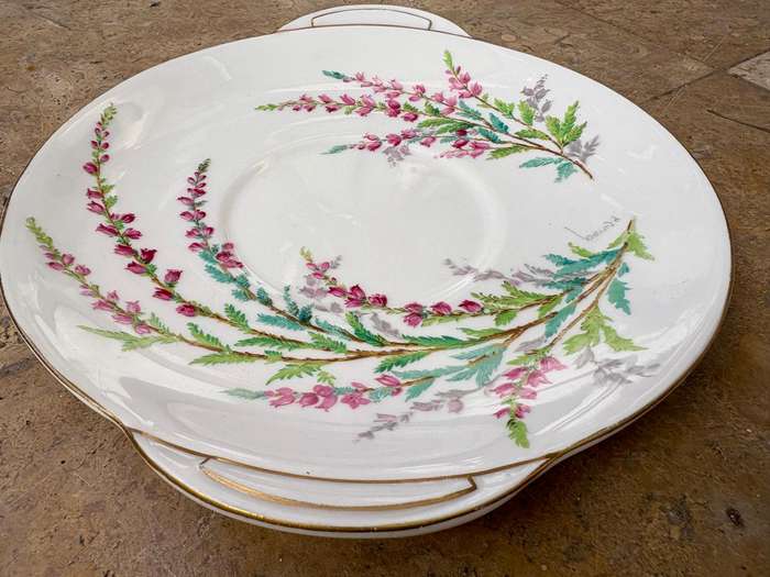 Royal Doulton Bell Heather cake plate H 4840 R 1941