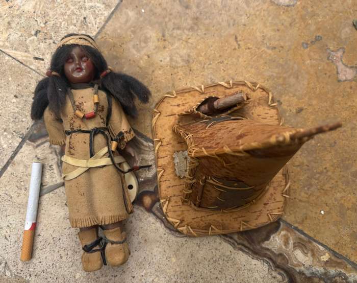 Vintage Native American Indian doll , baby  + tepee tent hand crafted