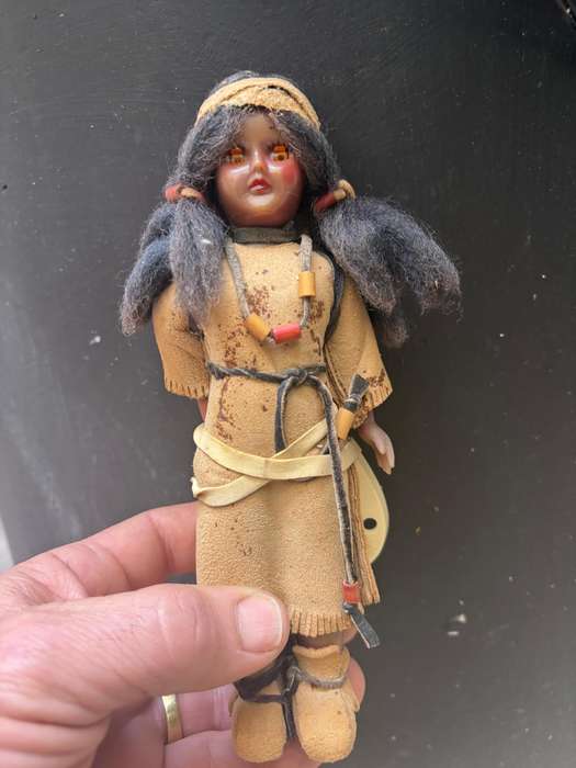 Vintage Native American Indian doll , baby  + tepee tent hand crafted