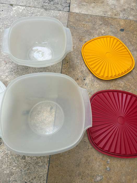Vintage Tupperware lot of 4