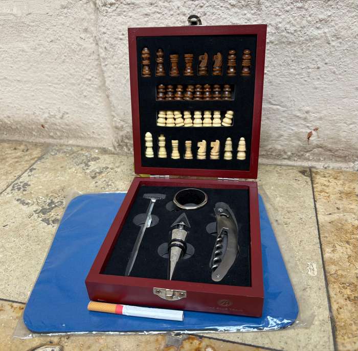 The Blue Train chess set bar gift set ,as new