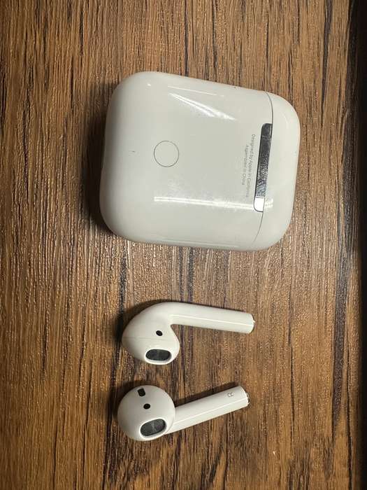 Clearance: APPLE AIRPODS ( A1602 (Lightning)) - GENUINE