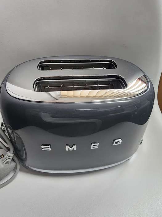 Smeg 2 slice toaster demo