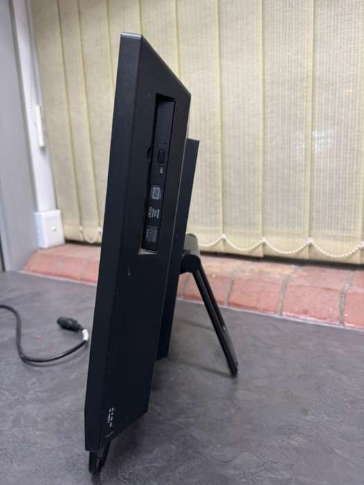 Lenovo All-in-one computer (full set up) i3-2nd gen preowned
