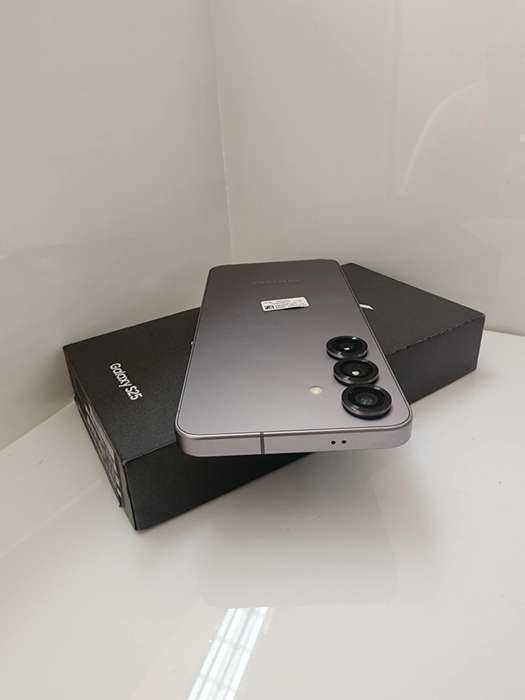 Samsung S25 256GB preowned