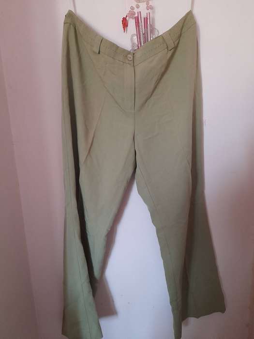 Womens Woolworths Sage Green Trousers ( Second-hand, has only been worn once )