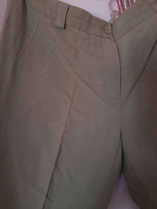 Womens Woolworths Sage Green Trousers ( Second-hand, has only been worn once )