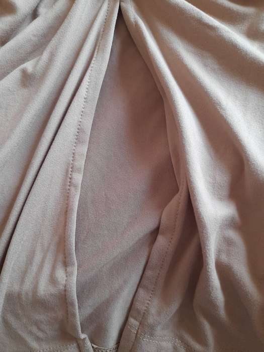 Foschini Womens Nude Ruched Skirt With Slit ( Brand New ) hasn't been worn