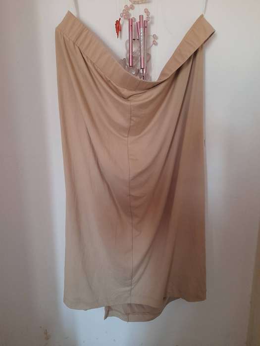 Foschini Womens Nude Ruched Skirt With Slit ( Brand New ) hasn't been worn