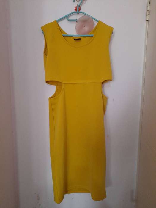 Mustard cutout midi dress (Second-hand) Only been worn once