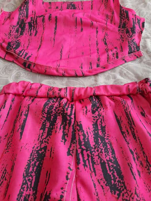 Black and pink crop top pants set (Second-hand) Only been worn once