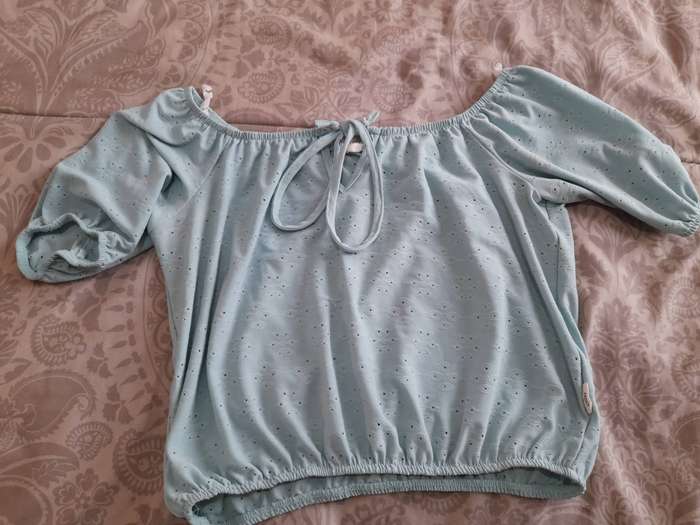 Light blue crop top (Second-hand) Only been worn once