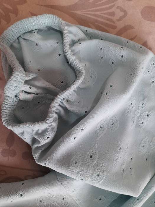 Light blue crop top (Second-hand) Only been worn once